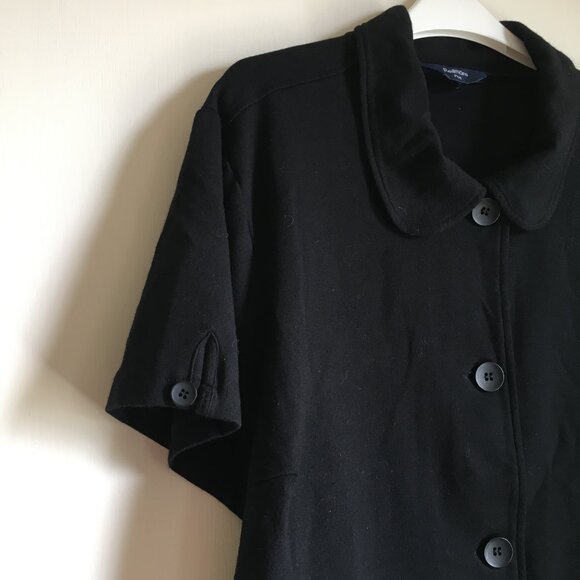 Black Rayon Blend Short Sleeve Semi Cropped Button Up Top - Picture 4 of 16